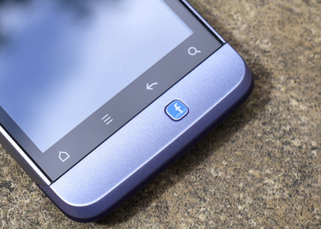 Ảnh thực tế di động Facebook HTC Salsa