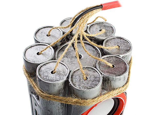 Loa di động hình trái bom hẹn giờ 