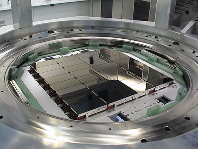 Bên trong cảm biến 268 Megapixel của kính thiên văn