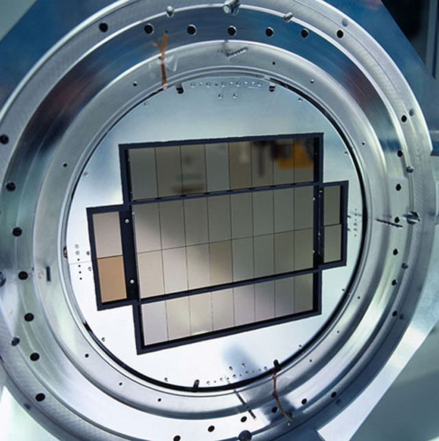 Bên trong cảm biến 268 Megapixel của kính thiên văn