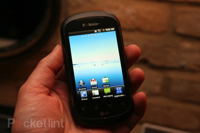 Điện thoại LG hai màn hình đặc biệt