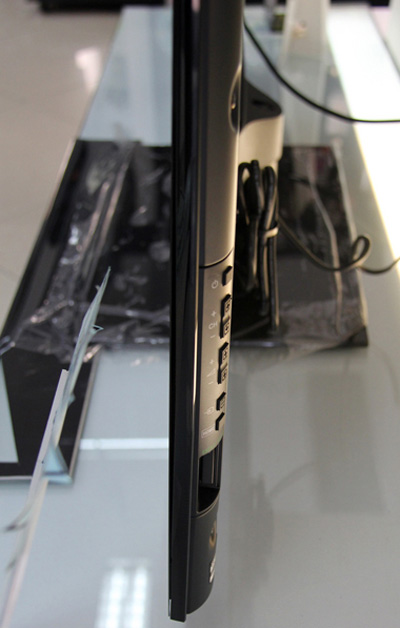 Ngắm mẫu 3D cao cấp NX720 của Sony