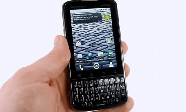 Motorola Pro và HP Pre 3 sẽ bán ở Anh tháng 7 này