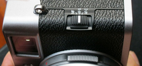 Fujifilm X100 hàng xách tay giá 32 triệu