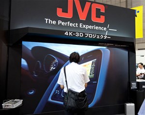 JVC trình diễn máy chiếu 3D 4K 150 inch