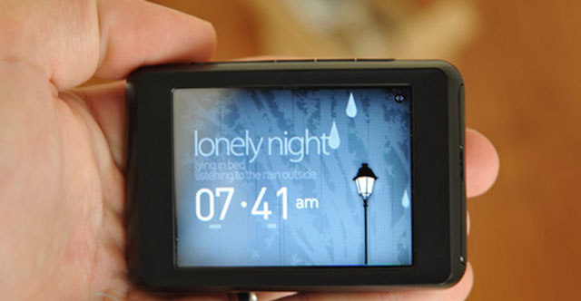 'Đập hộp' máy nghe nhạc Cowon C2