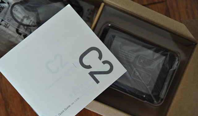 'Đập hộp' máy nghe nhạc Cowon C2