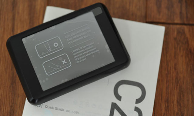 'Đập hộp' máy nghe nhạc Cowon C2