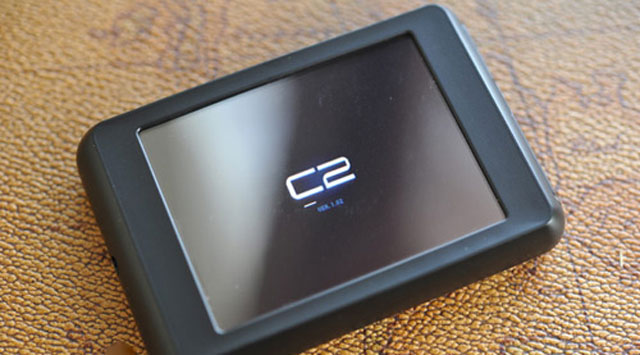 'Đập hộp' máy nghe nhạc Cowon C2