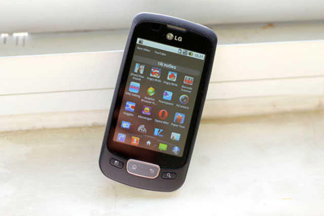 Smartphone ồ ạ hạ giá