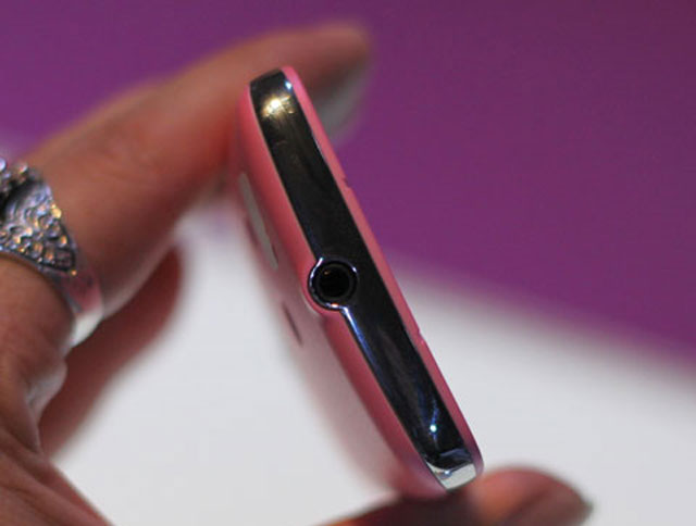 Ảnh thực tế Sony Ericsson TXT