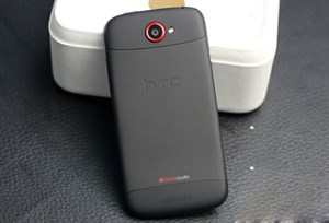 HTC bán One S chính hãng tháng 6