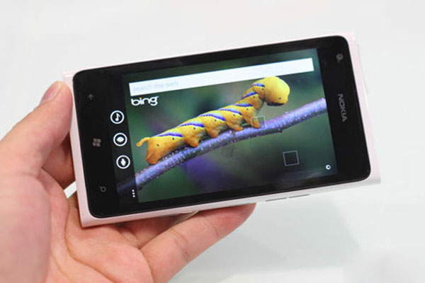 Lumia 900 chính hãng giá 12,5 triệu