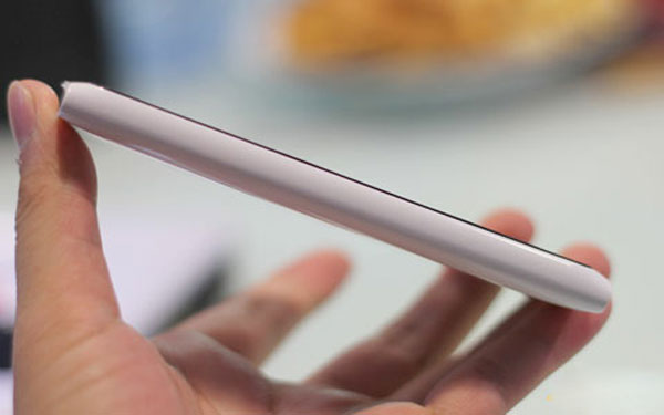 Lumia 900 chính hãng giá 12,5 triệu