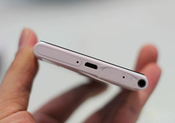 Lumia 900 chính hãng giá 12,5 triệu