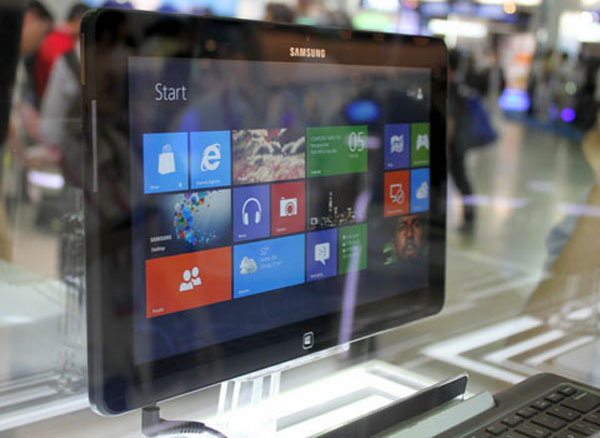 Ultrabook lai tablet bàn phím rời của Samsung