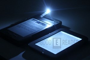 Máy đọc sách trong tối Nook Glow có giá 139 USD