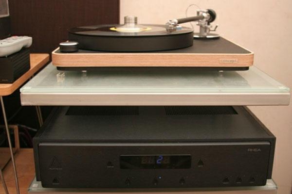 Đánh giá mâm đĩa than Concept Wood