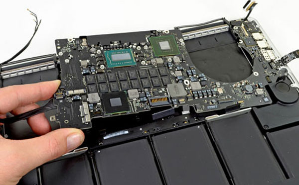 'Mổ bụng' MacBook Pro 2012