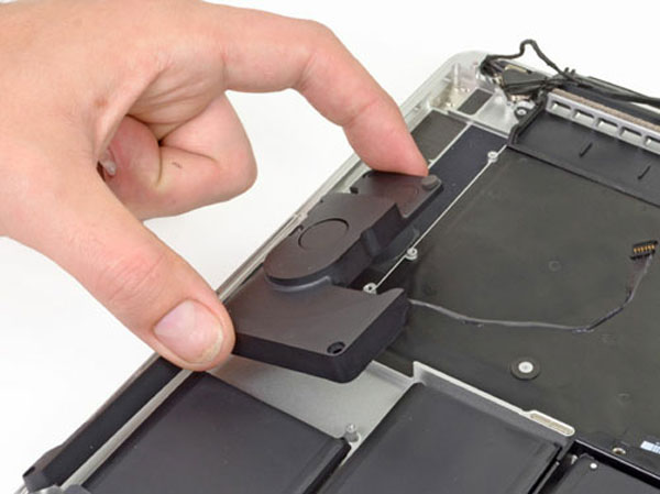 'Mổ bụng' MacBook Pro 2012