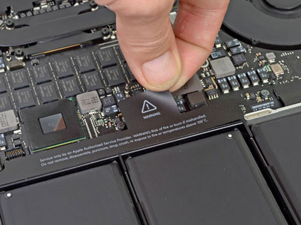 'Mổ bụng' MacBook Pro 2012