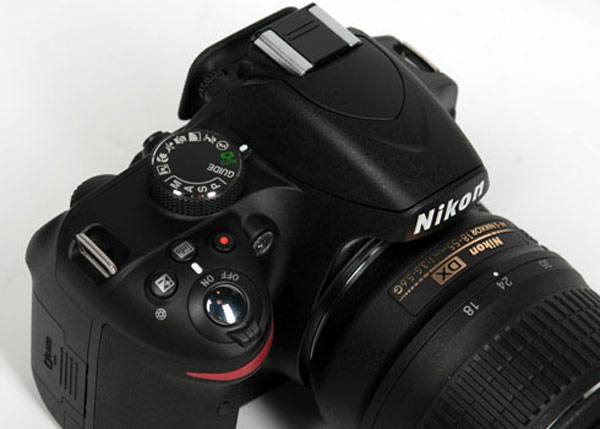 Nikon D3200 xách tay giá 16 triệu đồng