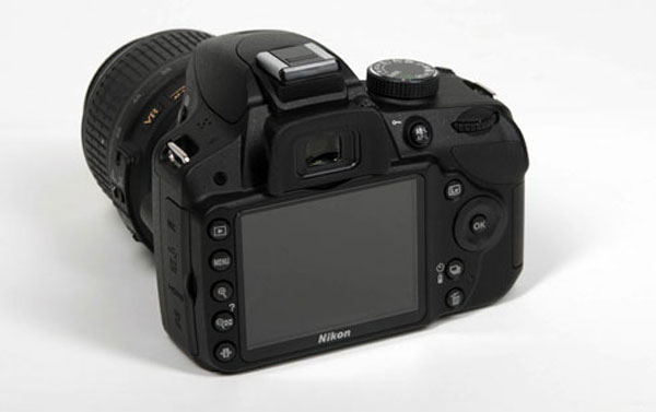 Nikon D3200 xách tay giá 16 triệu đồng