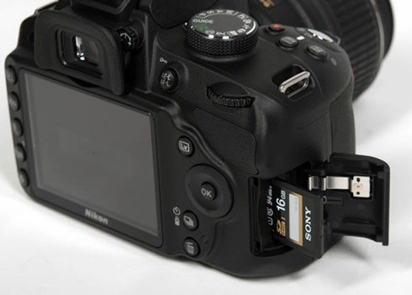 Nikon D3200 xách tay giá 16 triệu đồng