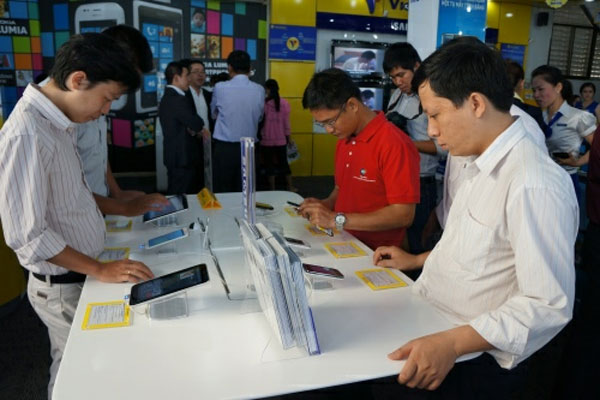 Thị trường điện thoại di động Việt: Hi vọng ở smartphone