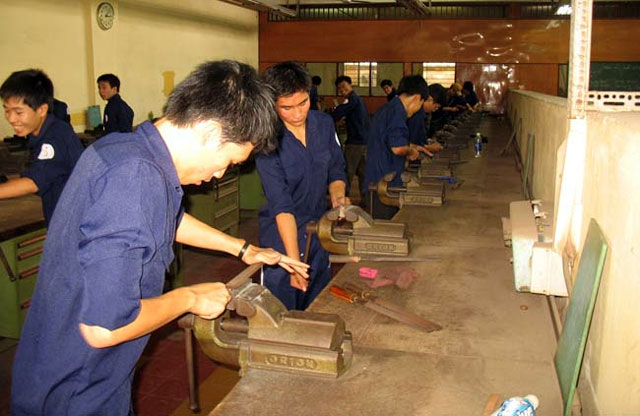 Sẽ sắp xếp, cổ phần hóa 899 doanh nghiệp nhà nước đến 2015