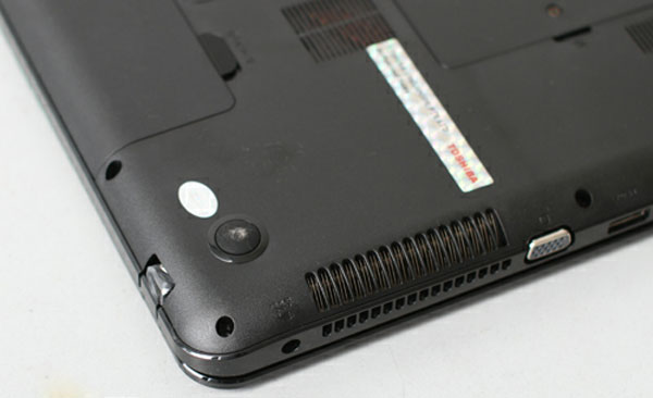 Laptop Toshiba Ivy Bridge giá 13,3 triệu