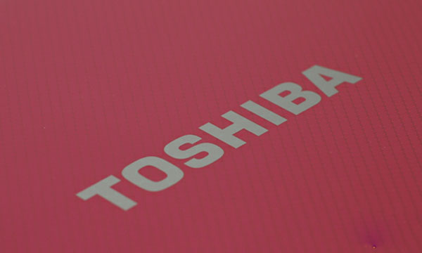 Laptop Toshiba Ivy Bridge giá 13,3 triệu