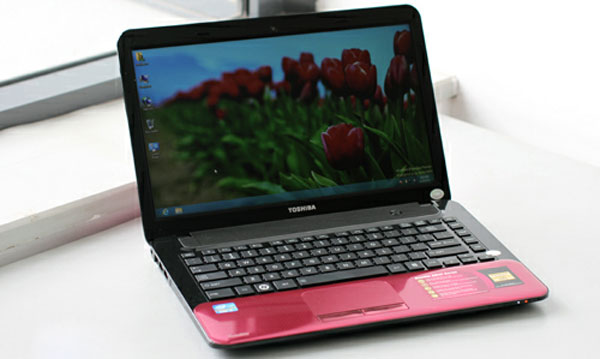 Laptop Toshiba Ivy Bridge giá 13,3 triệu