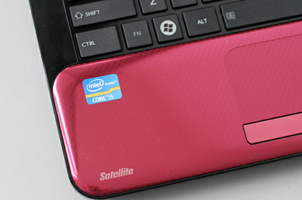 Laptop Toshiba Ivy Bridge giá 13,3 triệu