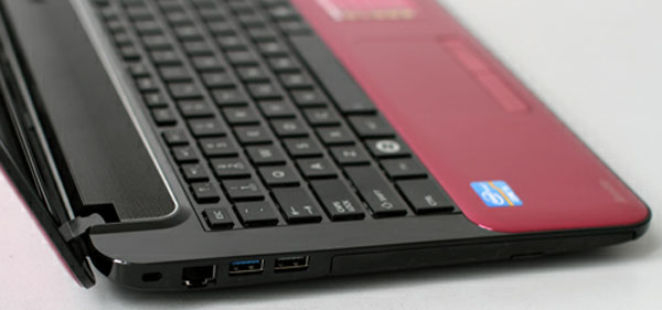 Laptop Toshiba Ivy Bridge giá 13,3 triệu