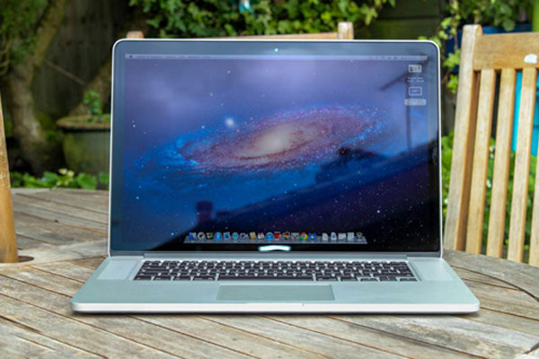 MacBook Pro Retina bị lỗi màn hình