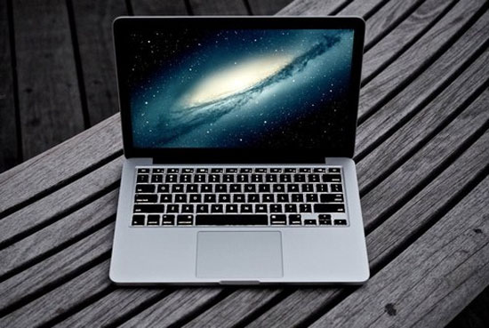 MacBook Pro Retina có thể sử dụng camera FaceTime độ phân giải cao hơn trước. MacBook Pro mới sẽ có camera Full HD