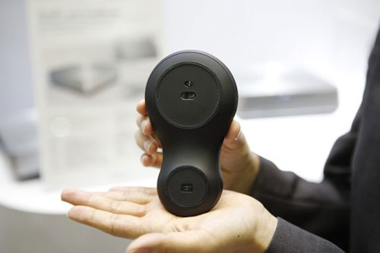 Chuột Asus Vivo Mouse chạy bằng pin. Bộ đôi máy tính và chuột thiết kế lạ của Asus