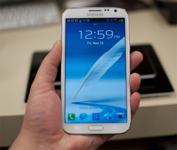 Phablet “Bão” phablet tấn công thị trường điện thoại Việt