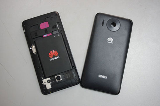 Pin dung lượng 1750 mAh. Đánh giá "tân binh" smartphone Huawei Ascend