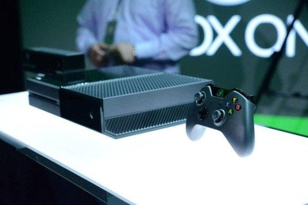 Xbox One Khả năng chạy đa nhiệm trên PlayStation 4 và Xbox One