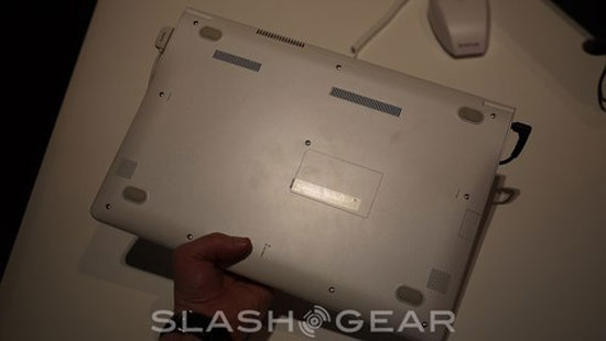 Mặt sau Samsung ATIV Book 9 Lite ATIV Book 9 Plus và Book 9 Lite chính thức trình làng