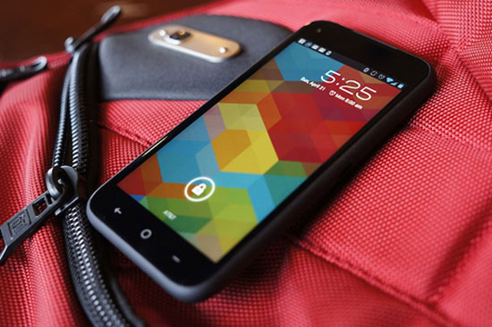 Một nguồn tin nội bộ từ HTC đã gọi điện thoại HTC First đúng là "một thảm họa" HTC lao đao vì chảy máu chất xám và doanh thu sụt giảm