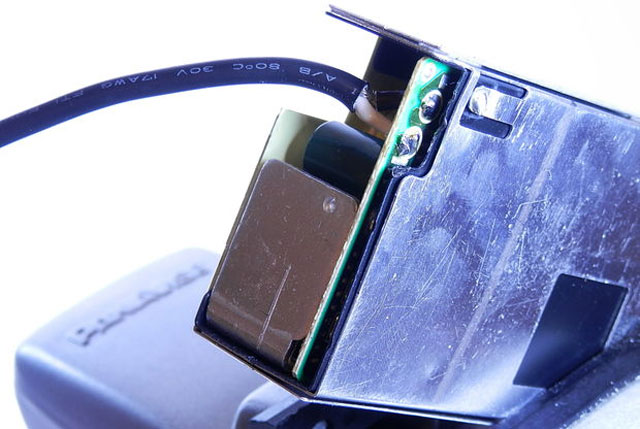 Kinh nghiệm xử lý bộ sạc laptop bị đứt dây trong