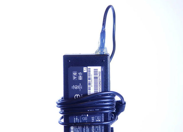 Kinh nghiệm xử lý bộ sạc laptop bị đứt dây trong