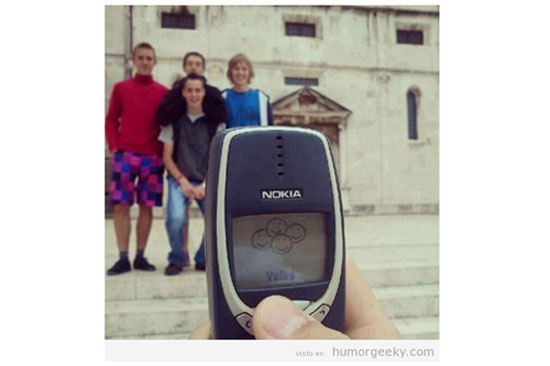 Vì sao Samsung Galaxy S4 phải “xách dép” cho Nokia 3310