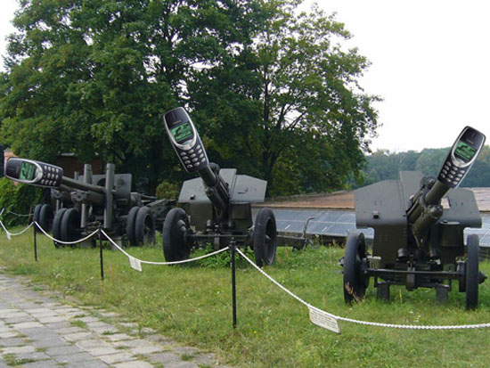 Vì sao Samsung Galaxy S4 phải “xách dép” cho Nokia 3310