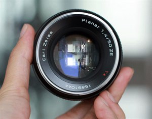 Ống kính Carl Zeiss đổi thương hiệu thành Zeiss