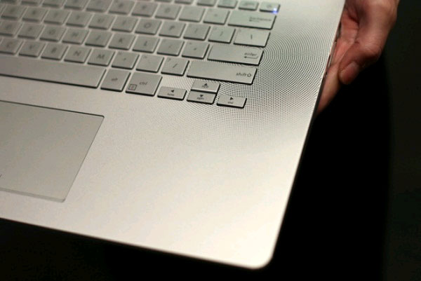 ASUS ra laptop cao cấp Zenbook NX500, màn hình 4K