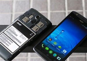 Điện thoại E700 của Acer hỗ trợ 3 SIM